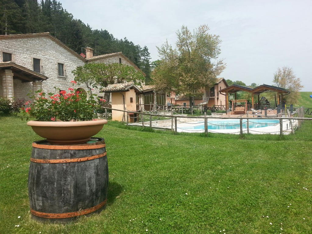 Agriturismo Il Casale Пергола Екстериор снимка